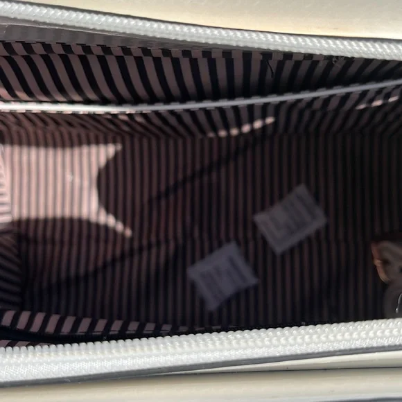 White Quilted Tote Bag - Picture 4 of 4